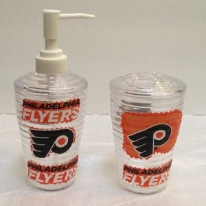 Philadelphia Flyers inspired soap dispenser set/toothbrush holder. 2pcs. New